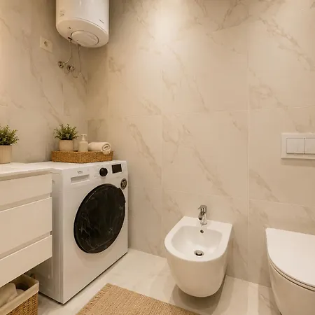 Appartamento Modern At Golden Tower Center W Balcony *